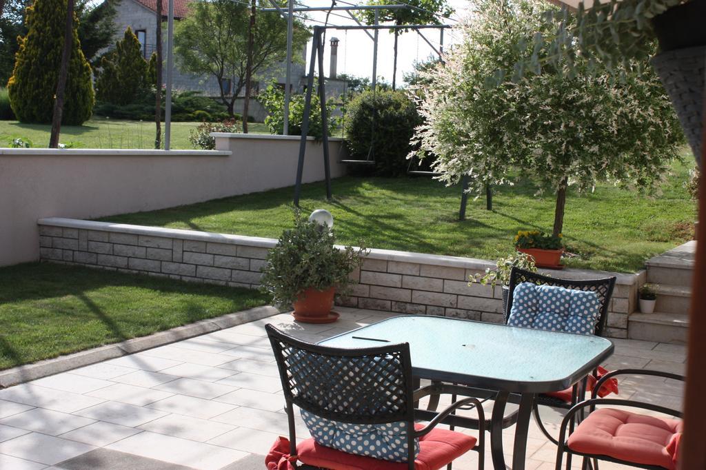 Apartment Borna Pazin Exterior foto